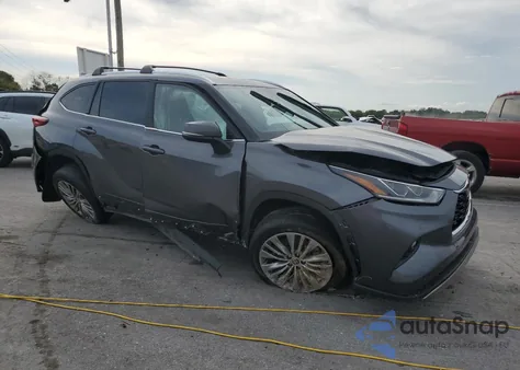 2022 Toyota Highlander Platinum z USA, uszkodzony, nr VIN 5TDFZRBH0NS217270